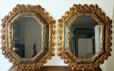 Pair of mirrors in antique carvings from the 19th century. Carvings - Wood - mid 19th century