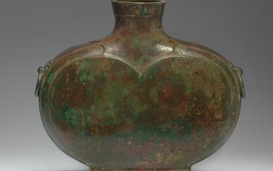 A bronze wine vessel, bianhu