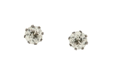 A pair of diamond earstuds