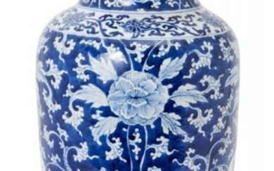A large Chinese porcelain vase, early 18th...