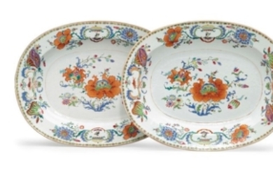 A PAIR OF 'POMPADOUR' LARGE OVAL DISHES, QIANLONG PERIOD, CIRCA 1745
