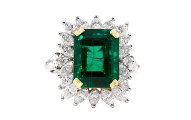 8.11 Carats Emerald Ring with Diamonds