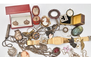 A BAG OF ASSORTED JEWELLERY, to include a yellow metal and s...