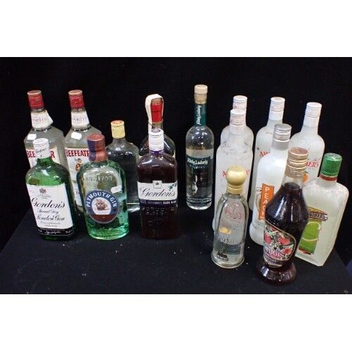 A COLLECTION OF GIN AND FLAVOURED SPIRITS