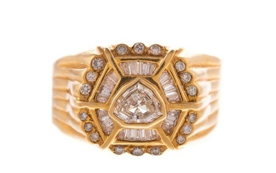 A Gent's Diamond Cluster Ring in 18K