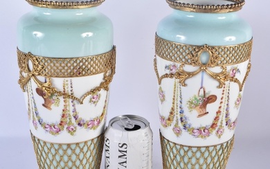 A PAIR OF LATE 19TH CENTURY FRENCH SEVRES STYLE PARIS PORCEL...