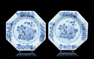 A Pair of Chinese Export Blue and White Porcelain Plates