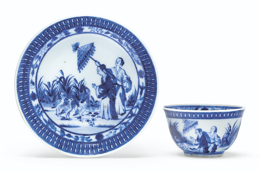 A RARE BLUE AND WHITE 'PRONK DAME AU PARASOL' TEABOWL AND SAUCER, QIANLONG PERIOD, CIRCA 1738