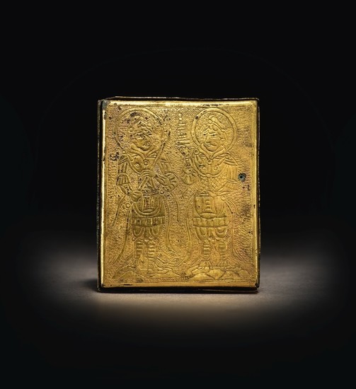 A VERY RARE GILT-METAL 'GUARDIAN KINGS' BOX AND COVER TANG / LIAO DYNASTY