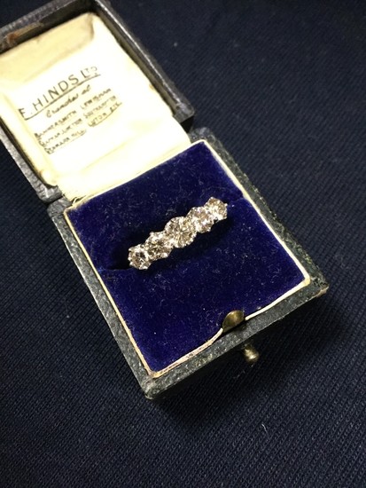 A diamond five stone ring, the brilliant cut diamond of appr...