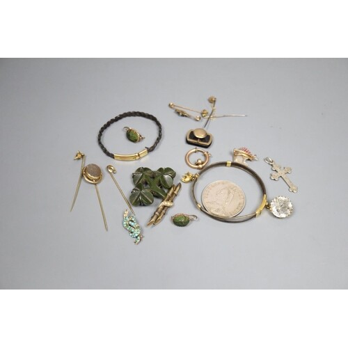 A group of assorted antique jewellery etc., to include: - an...