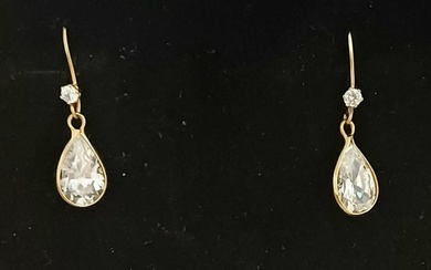 A pair of yellow gold, 14k, earrings with beautiful...
