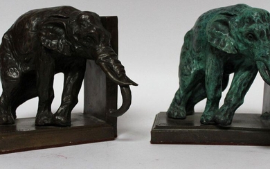 ARY BITTER (1883-1973). GREENHOUSE-BOOK elephant in bronze with brown patina. Another identical one with green patina is attached for decoration. 18 x 18 cm.