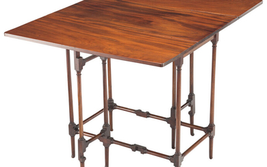 An American Mahogany Drop-Leaf Table (early 19th century)