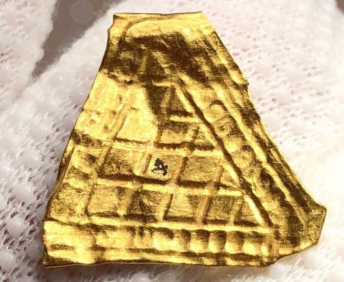 Ancient Greek, Hellenistic Gold Triangle Pendant with Geometrical (Rhombic and Dotts) Decoration.