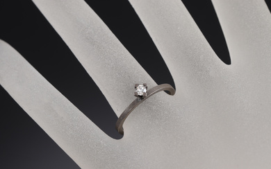 Anette Wille. Solitaire ring in black rhodium-plated sterling silver with 0.10 ct. diamonds