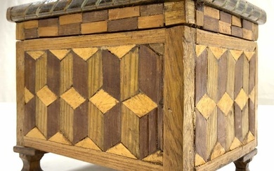 Antq Inlaid Footed Wooden Lidded Keepsake Box