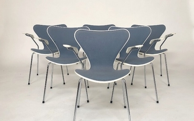 Arne Jacobsen: “The Seven Chair”. Six white lacquered armchairs, steel frame, front with light blue wool. Manufactured by Fritz Hansen. (6)
