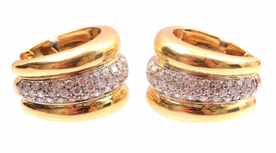 (-), Bicolour gold earrings, 18 krt., set with...
