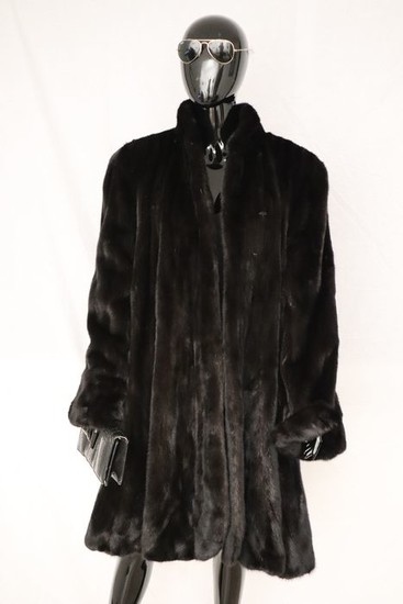 Black Excellent Mink Coat by Boecker (280cm Seam) - Coat - Size: EU 46 (IT 50 - ES/FR 46 - DE/NL 44), EU 48 (IT 52 - ES/FR 48 - DE/NL 46)