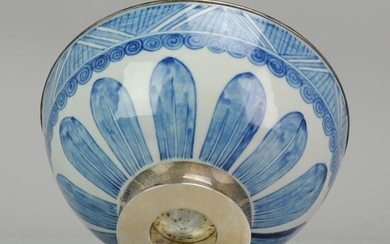 Bowl - Blue and white - Porcelain - Large Antique Chinese Porcelain China Bowl Flowers Silver Islamic - China - 17th century