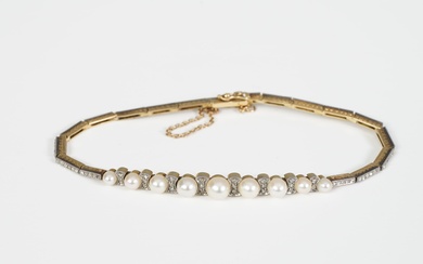 Bracelet ancien en or et platine, 14ct et 850, serti de diamants taillés en rose...
