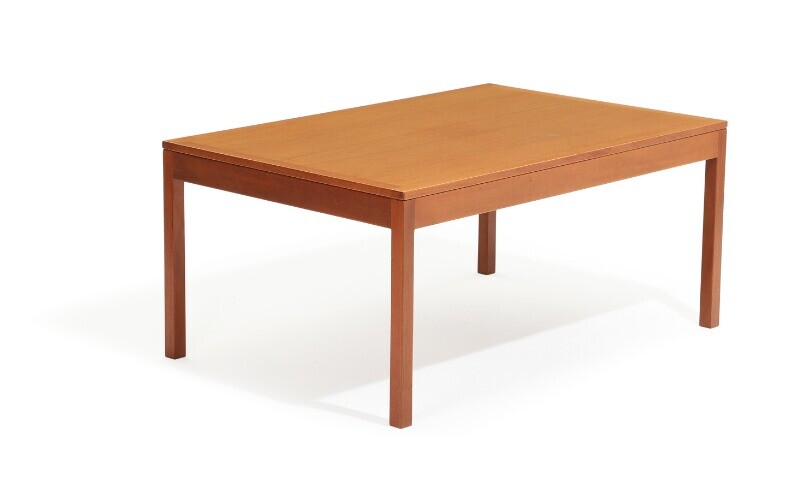 NOT SOLD. Børge Mogensen: A mahogany coffee table. Manufactured by Fredericia Stolefabrik, 1985. H. 54....