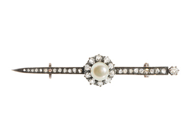 Brooch in gold and silver with pearl and diamonds, ca. 1910.