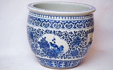CHINE, VERS 1900, Vasque à poisson en porcelaine... - Lot 33 - Alexandre Landre Paris