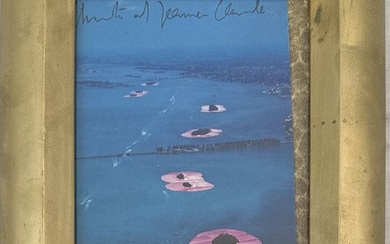 CHRISTO [bulgare] (1935-2020) et JEANNE-CLAUDE [marocaine] (1935-2009) Surrounded Islands Biscayne Bay Carte postale signée au...
