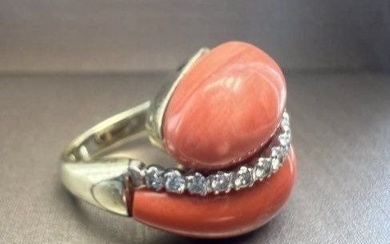 CORAL RED RING WITH DIAMOND 0.5 CTS GH SI1 YELLOW GOLD 14K