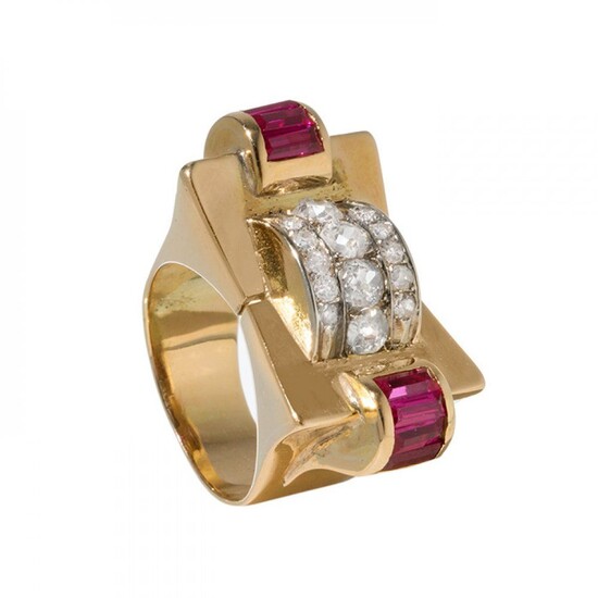 Chevalier ring in 18K yellow gold and calibrated rubies.