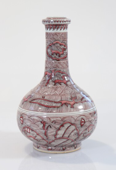 Chine vase en porcelaine rouge fer marque et époque Kangxi
