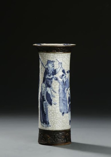 Chinese Blue and White Crackled Glazed Beaker Vase