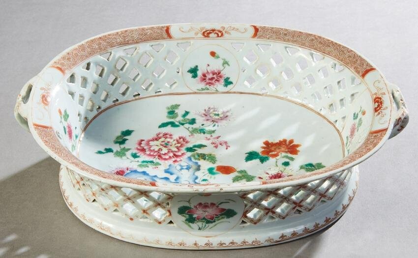 Chinese Famille Rose Porcelain Fruit Bowl, 19th c.