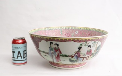 Chinese early 20th century large famille rose bowl