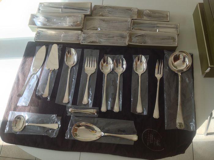 Christofle -Paris, 20ste eeuw. - Christofle - Paris - America cutlery set - 120 pieces. (120) - Silver plated