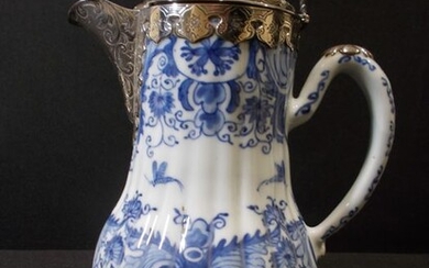Coffee pot - Blue and white - Porcelain - China - Kangxi (1662-1722)