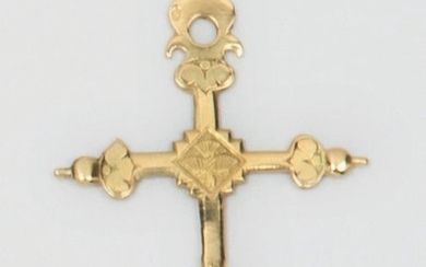 Cross " Savoyarde " in yellow gold, with...