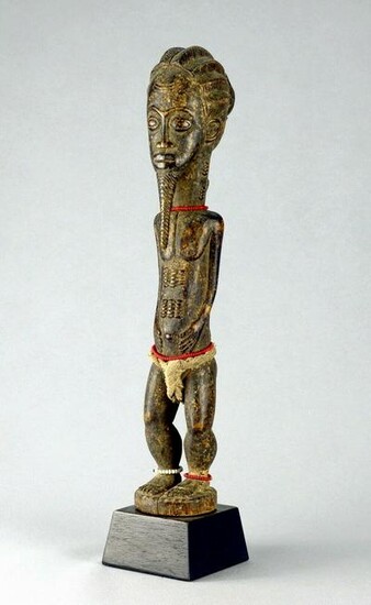 Cute Baule Blolo Bian or Asie Usu statue figure African