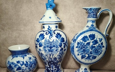 De Porceleyne Fles, Delft - Vase (3) - Pilgrim vase - Sphere vase - Ornament Lidded vase - Ceramic