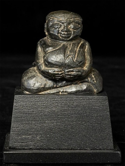 Delightful 17/18thC "saengkajai" figure sculpted from a hard black stone.