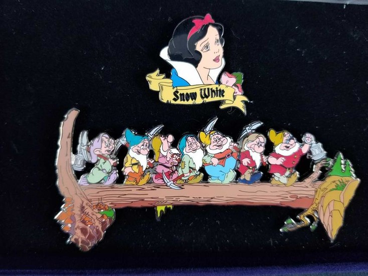Disney Disneyland Snow White And The Seven Dwarfs Boxed
