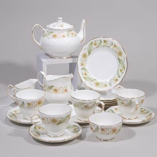 Duchess 18 Piece Porcelain & Gold Tea Service