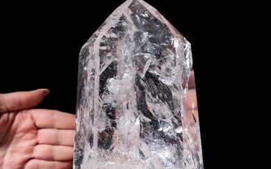 Extra Clear Quartz Crystal Point - 220×130×90 mm - 3700 g