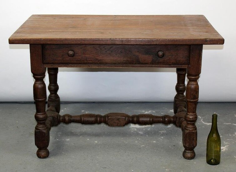 French Louis XIII bureauplat desk with drawer
