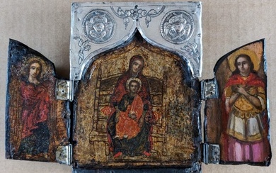 Icon - Mother of God enthroned flanked by Archangels Michael and Gabriel - .800 silver, Wood, Egg tempera on levkas on wood