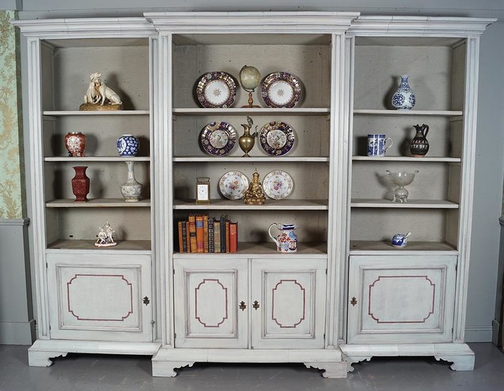 LARGE 19TH-CENTURY PAINTED BREAKFRONT SHELVES