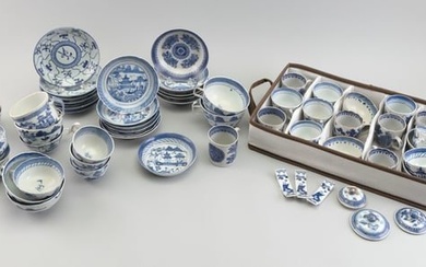 LARGE GROUP OF CHINESE BLUE AND WHITE PORCELAIN CUPS AND SAUCERS 19th and 20th Century