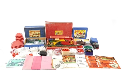 Large collection of vintage Meccano and Bayko construction t...